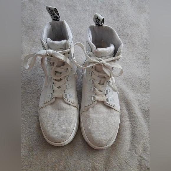 Dr. Martens White Canvas Combs - Picture 12 of 12